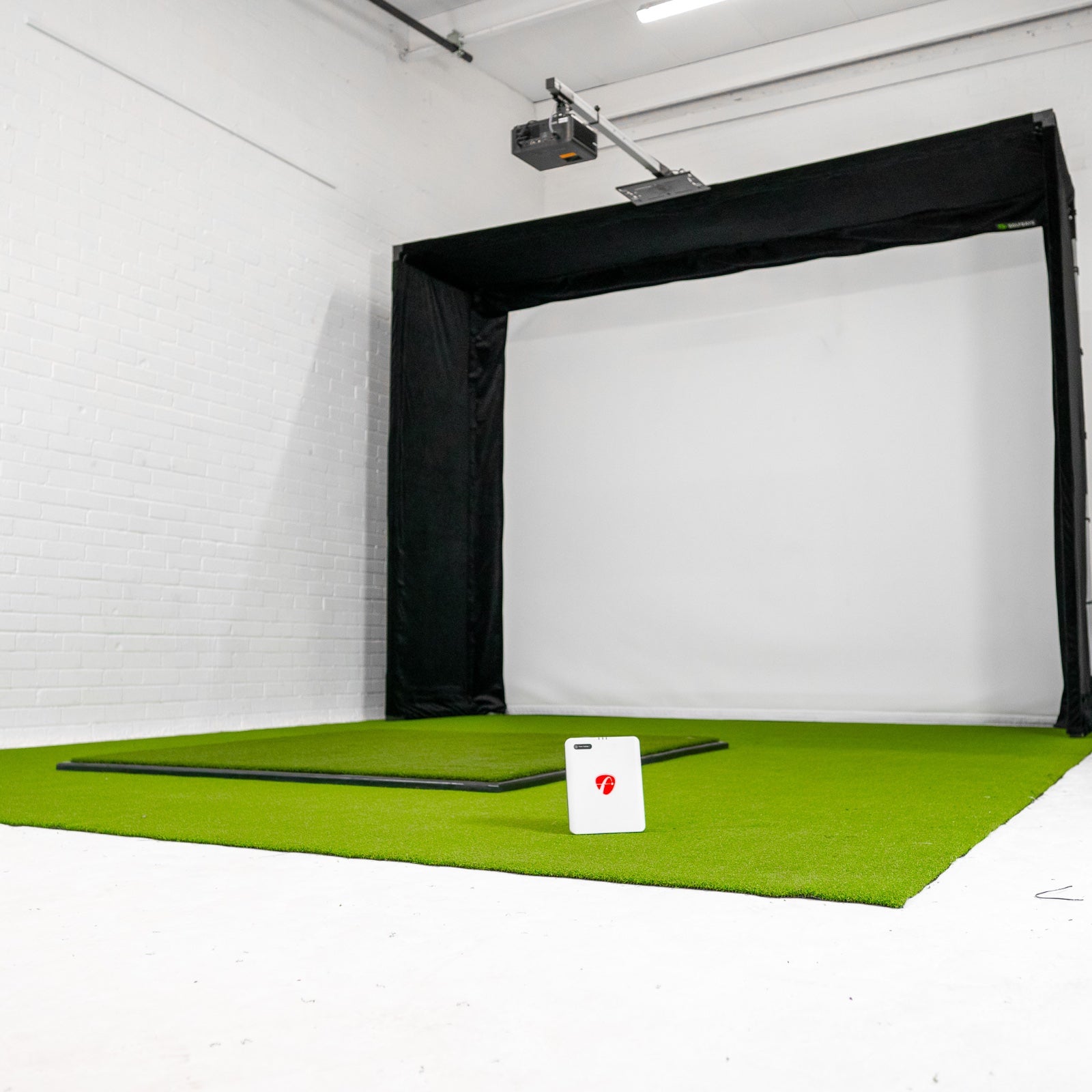 Flightscope Mevo Gen 2 GolfBays Lux Home Golf Simulator