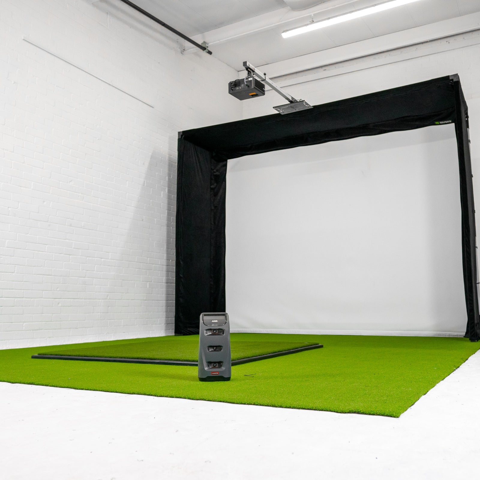 Bushnell Launch Pro GolfBays Lux Golf Home Golf Simulator Full Package